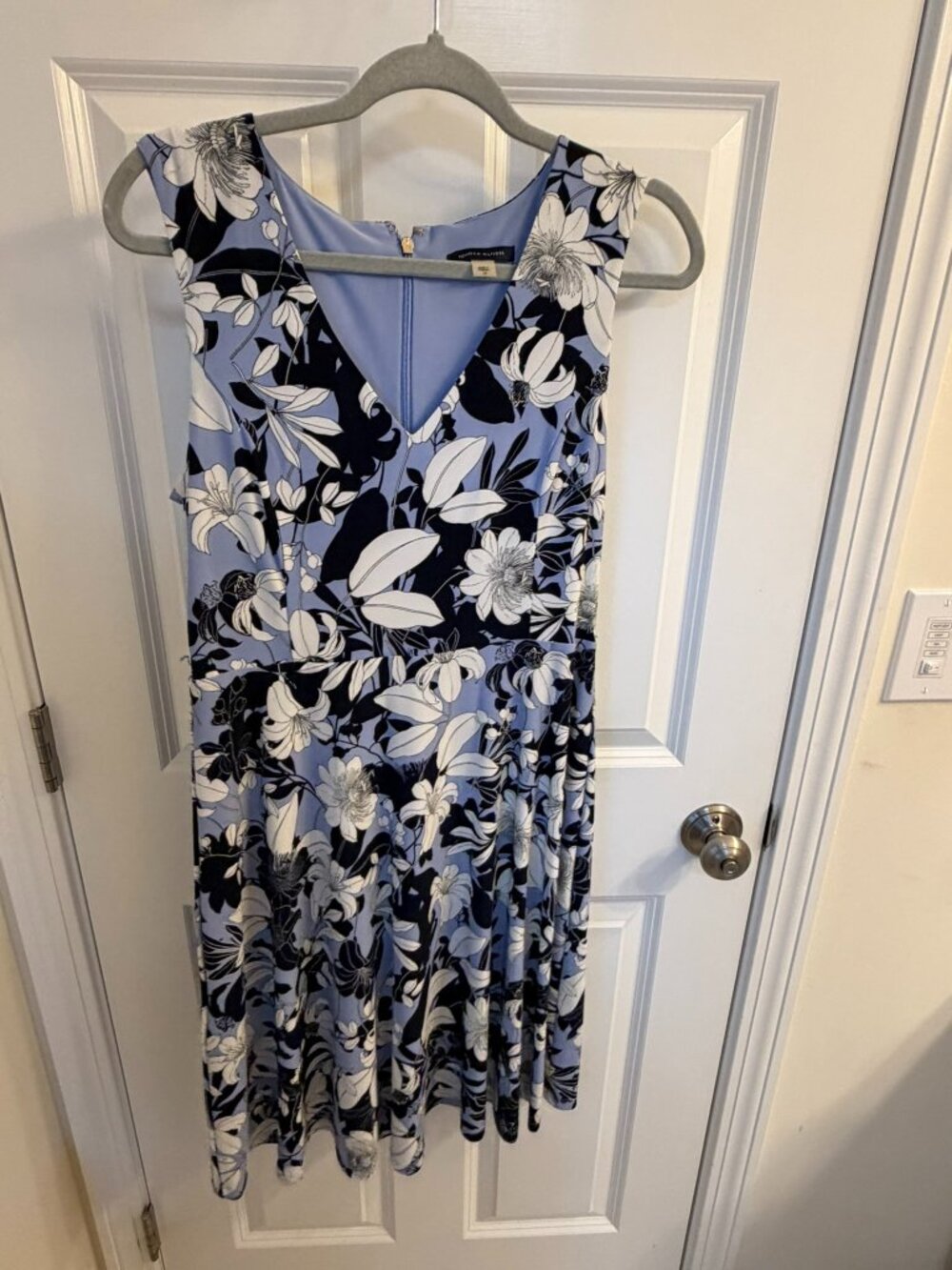 TOMMY HILFIGER Floral V-Neck Dress